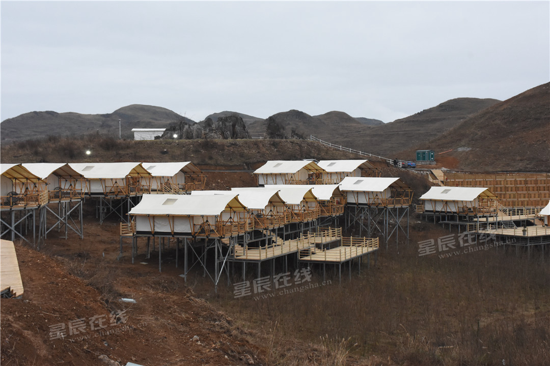 八面山景区已经建立了以帐篷,房车,民宿为特色的